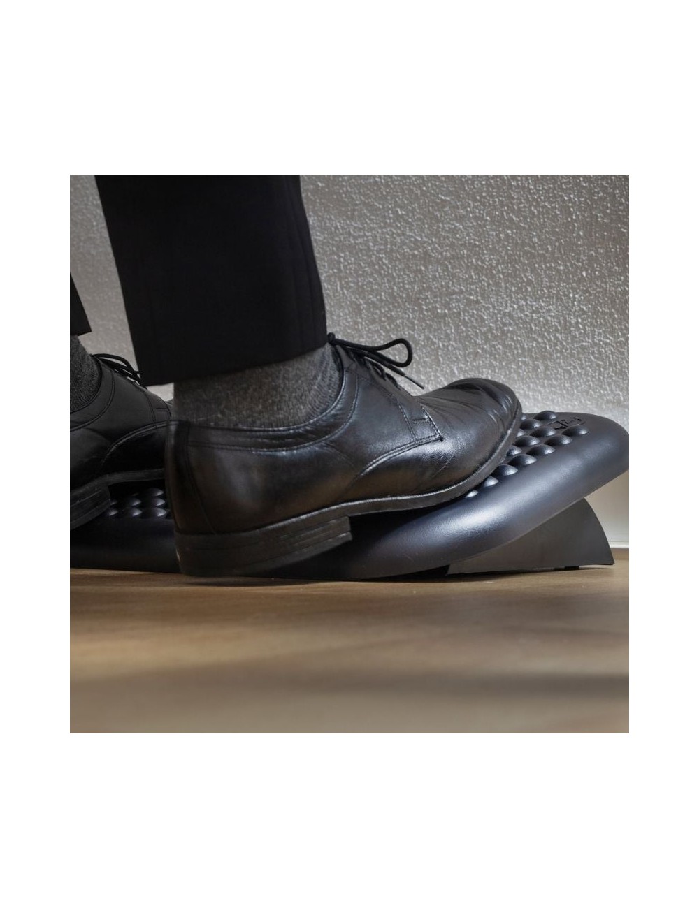 Reposapiés Ergonómico/ Inclinable/ Ajustable NGS Footnest/ 448 x 335mm